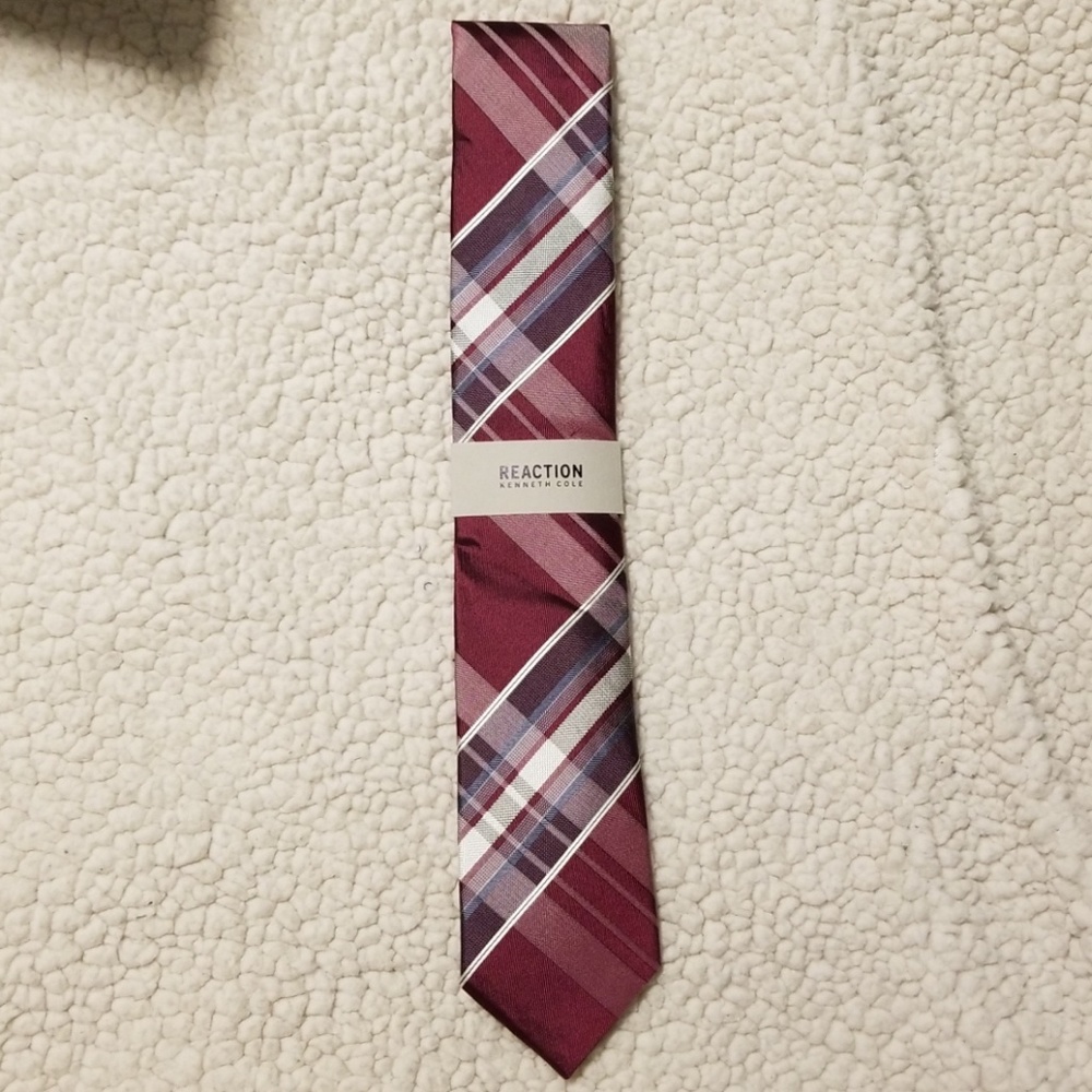 NWT Kenneth Cole Reaction Burgundy Plaid tie